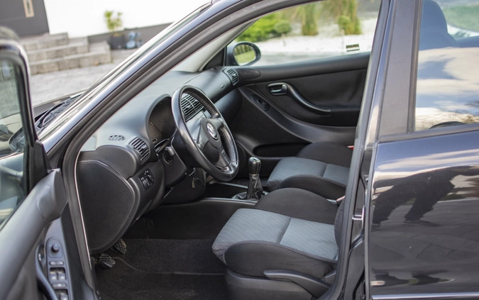 Seat Leon cena 15950 przebieg: 314550, rok produkcji 2003 z Nisko małe 742